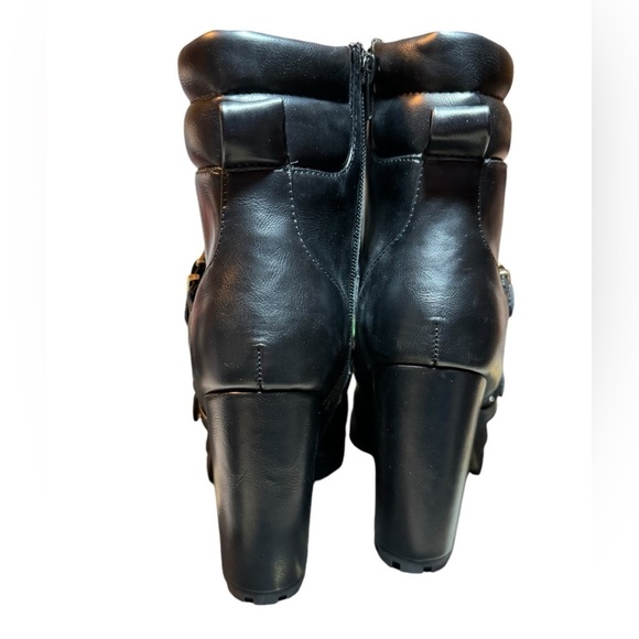 Shoe Dazzle Analisa Block Heeled Booties - Picture 8 of 10